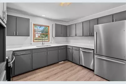 2402 Chatham Drive, Greensboro, NC 27408 - Photo 8