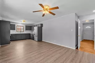 2402 Chatham Dr, Greensboro, NC 27408 - Photo 6