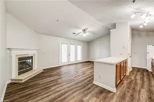 5934 Friendly Ave, Greensboro, NC 27410 - Photo 4