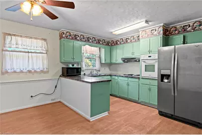 5924 Timberwood Trail, Kernersville, NC 27284 - Photo 10