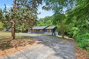3927 Beacon Dr, Winston-Salem, NC 27106 - Photo 4