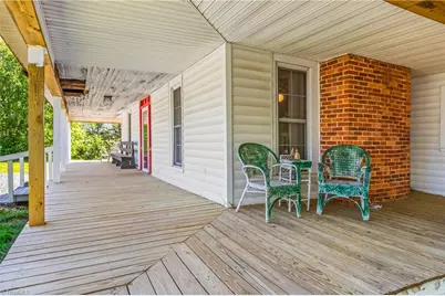413 S Cherry Street, East Bend, NC 27018 - Photo 4