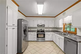 482 Motsinger Rd, Winston-Salem, NC 27107 - Photo 10