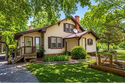 7384 Walnut Cove Road, Walnut Cove, NC 27052 - Photo 2