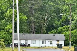 819 Douglas Dr, Thomasville, NC 27360 - Photo 2