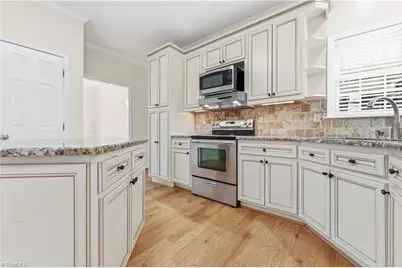 4332 Southern Oak Drive, High Point, NC 27265 - Photo 10