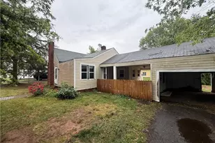 908 W Lee Ave, Yadkinville, NC 27055 - Photo 8