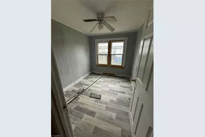 908 W Lee Avenue, Yadkinville, NC 27055 - Photo 6