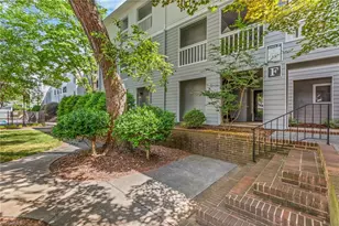 233 Oakwood Ct, Winston-Salem, NC 27103 - Photo 2