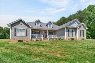 552 Tom Hunter Rd, Pilot Mountain, NC 27041 - Photo 2