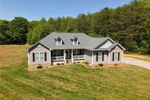 552 Tom Hunter Rd, Pilot Mountain, NC 27041 - Photo 2