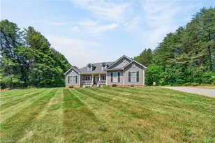 552 Tom Hunter Rd, Pilot Mountain, NC 27041 - Photo 1