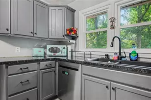 611 Candlewood Dr, Greensboro, NC 27403 - Photo 12