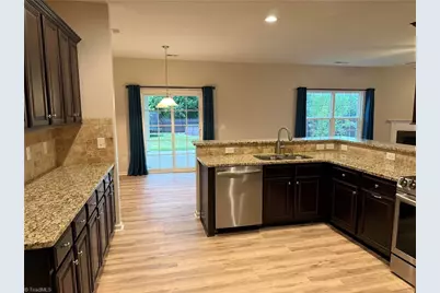 4008 Highland Creek Court, Pfafftown, NC 27040 - Photo 10