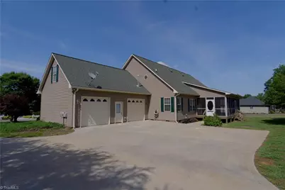 2034 Waterford Pointe Road, Lexington, NC 27292 - Photo 4