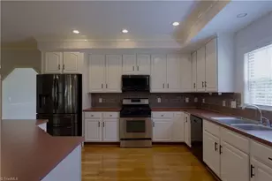 2034 Waterford Pointe Rd, Lexington, NC 27292 - Photo 10