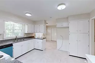 1711 Scarborough Rd, High Point, NC 27265 - Photo 10