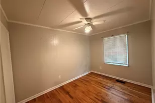 204 Blackstock St, Eden, NC 27288 - Photo 10