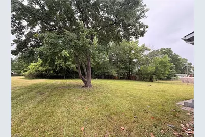 204 Blackstock Street, Eden, NC 27288 - Photo 16