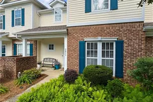 5811 Fox Point Cir, Winston-Salem, NC 27104 - Photo 2