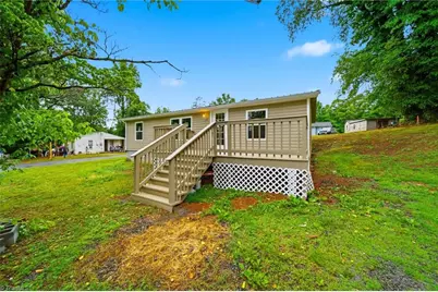 120 Mathis Street, Jonesville, NC 28642 - Photo 2