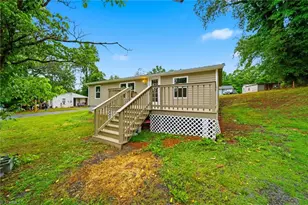 120 Mathis St, Jonesville, NC 28642 - Photo 2