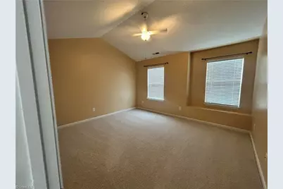 312 Robyns Glen Circle, Greensboro, NC 27409 - Photo 34