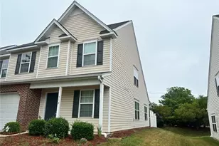 312 Robyns Gln Cir, Greensboro, NC 27409 - Photo 2