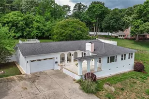 442 Moretz Ct, Hickory, NC 28601 - Photo 8