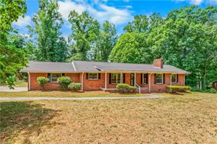 1226 Twin Oak Dr, Winston-Salem, NC 27105 - Photo 2