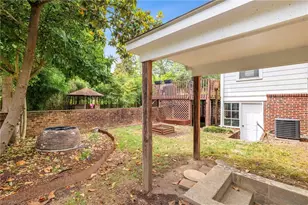 110 Mayflower Dr, Greensboro, NC 27403 - Photo 40