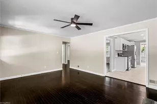 110 Mayflower Dr, Greensboro, NC 27403 - Photo 8