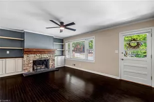 110 Mayflower Dr, Greensboro, NC 27403 - Photo 6