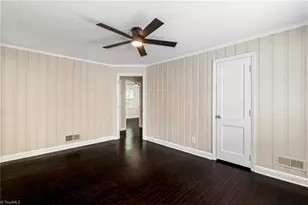 110 Mayflower Dr, Greensboro, NC 27403 - Photo 22