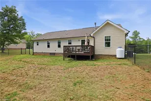 342 Price St, Stoneville, NC 27048 - Photo 28