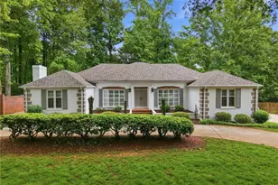 702 Westminster Dr, Greensboro, NC 27410 - Photo 2