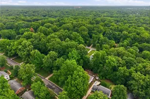 702 Westminster Dr, Greensboro, NC 27410 - Photo 40