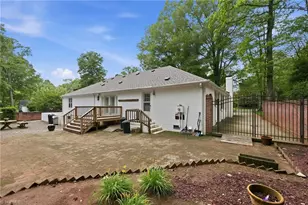 702 Westminster Dr, Greensboro, NC 27410 - Photo 36