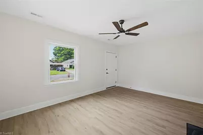 907 Dayton Avenue, High Point, NC 27262 - Photo 8