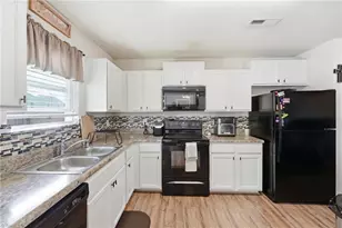 151 Sumter Ct, Burlington, NC 27217 - Photo 8