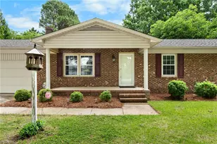 1821 Youngs Mill Rd, Greensboro, NC 27406 - Photo 2