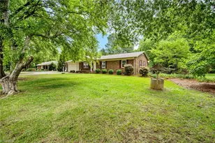 1821 Youngs Mill Rd, Greensboro, NC 27406 - Photo 4