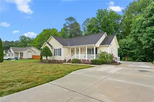 1302 Durham Meadows Dr, Burlington, NC 27217 - Photo 4