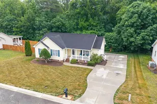 1302 Durham Meadows Dr, Burlington, NC 27217 - Photo 6