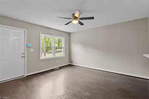 1307 Pearson St, Greensboro, NC 27406 - Photo 8
