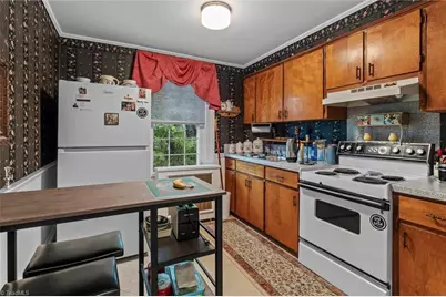 519 Maple Street, Mount Airy, NC 27030 - Photo 16