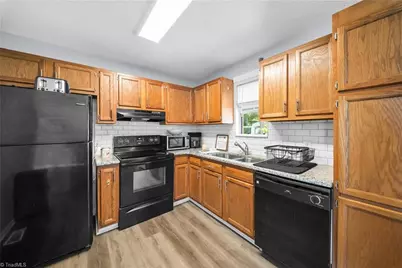 500 W Holly Hill Road, Thomasville, NC 27360 - Photo 10