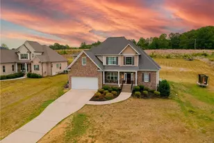 7614 Sir William Dr, Kernersville, NC 27284 - Photo 2