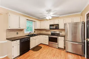 5812 Luxbury Ct, Winston-Salem, NC 27104 - Photo 10