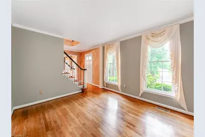 5812 Luxbury Court, Winston-Salem, NC 27104 - Photo 4